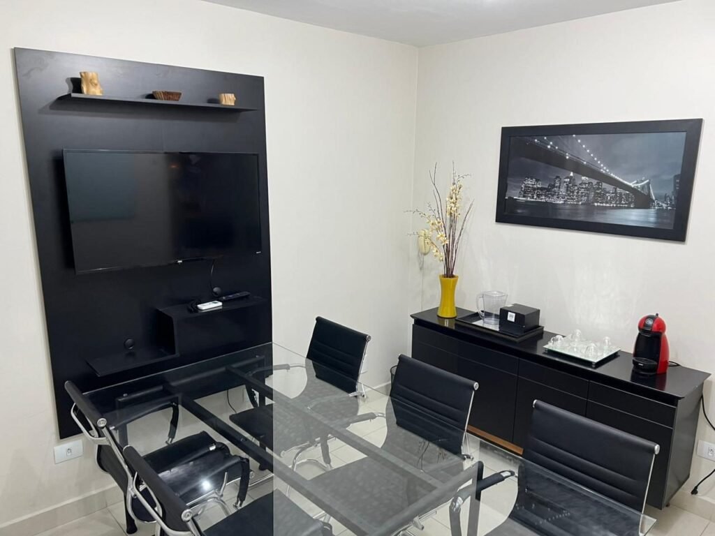 Sala de atendimento da unidade Zona Sul dos Detetives 007, na Vila Mariana